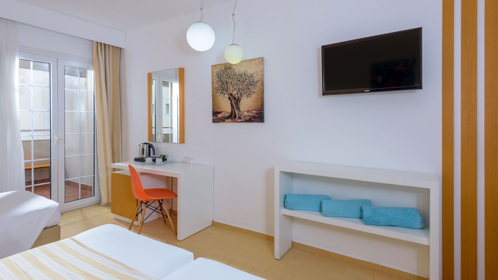 rooms-triple-room-land-view