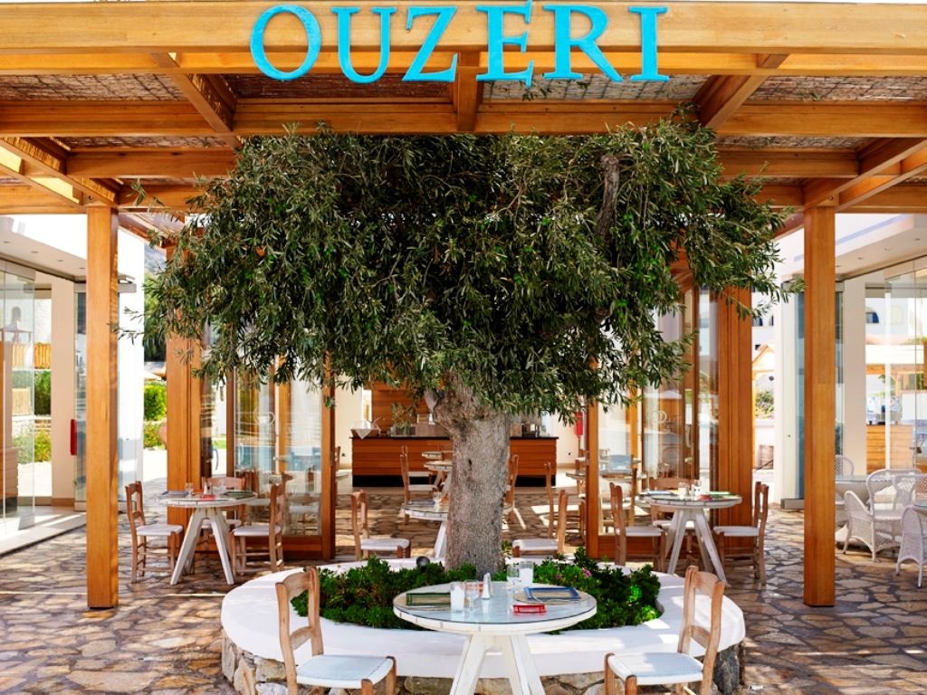 restaurants-ouzeri-pita-corner-sushi