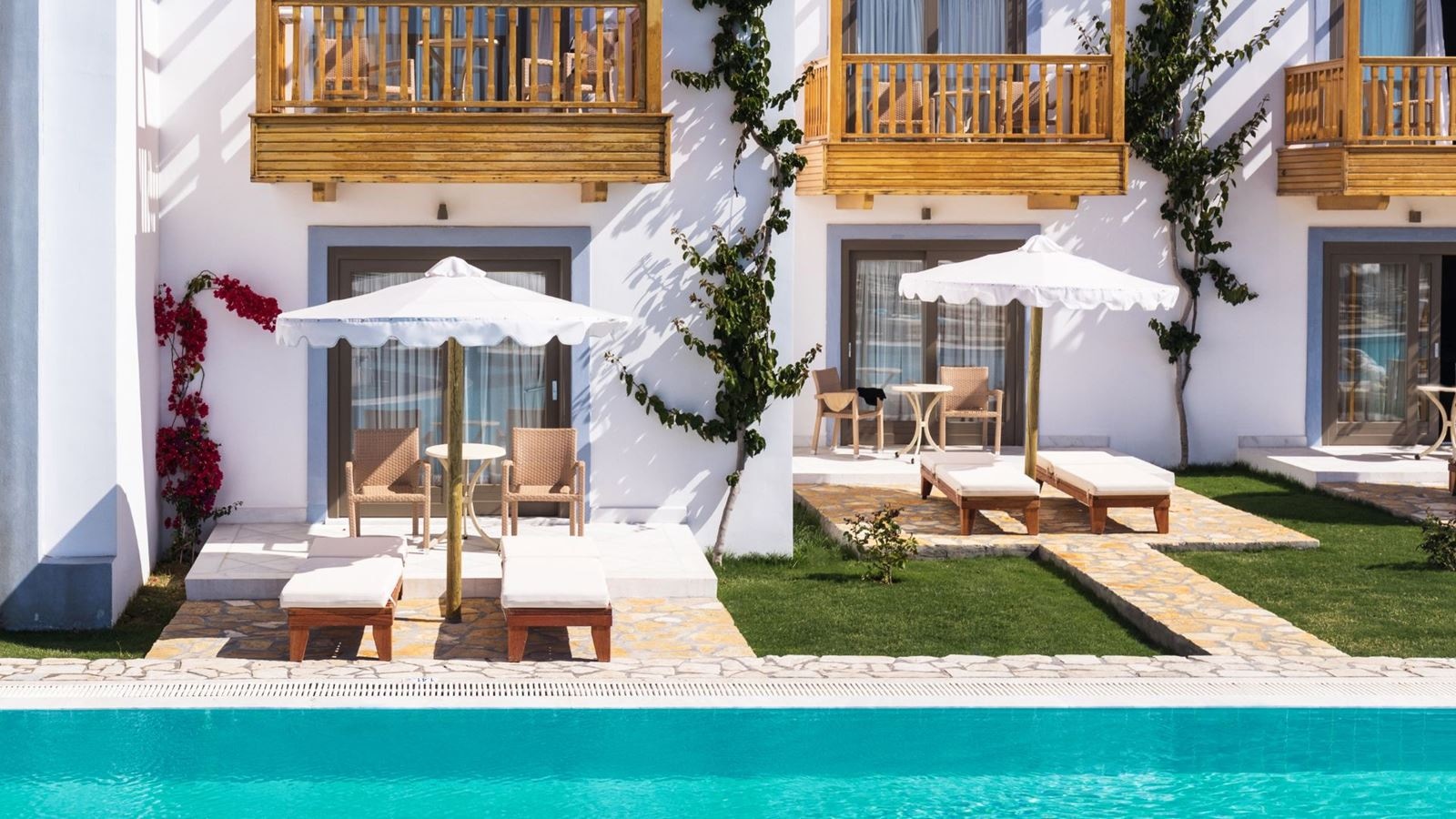 rooms-bungalow-sharing-pool