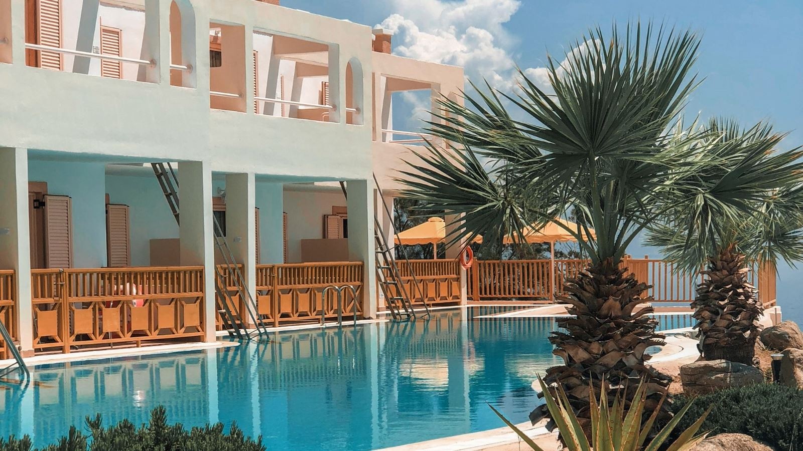 rooms-superior-family-sharing-pool