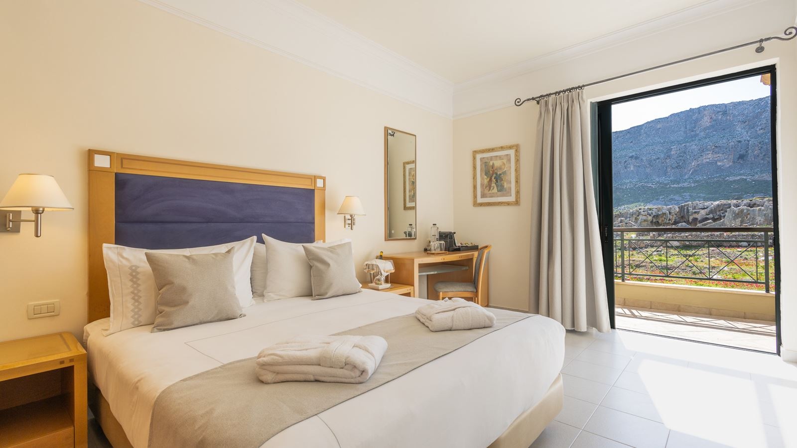 rooms-twin-garden-view