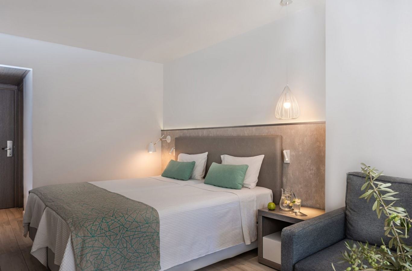 rooms-room-standard-double