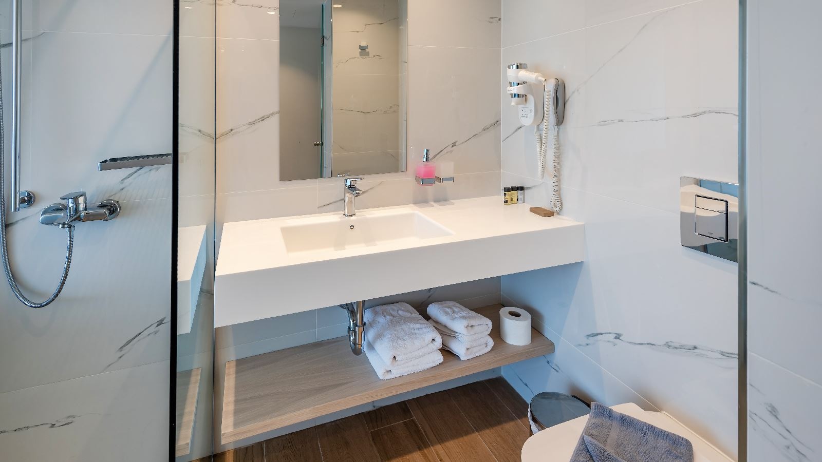 rooms-double-room--balcony