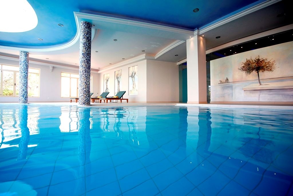 pools-indoor-pool
