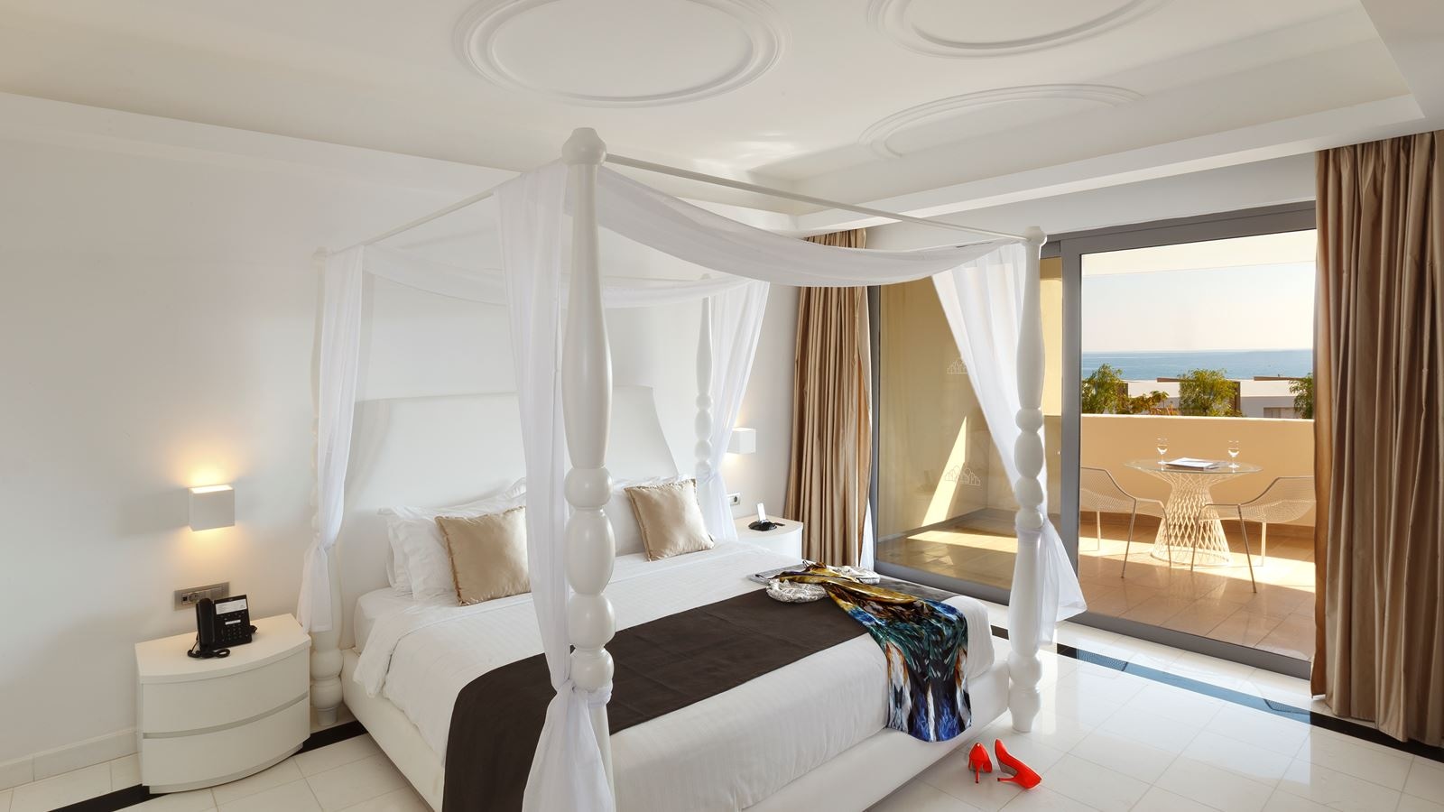 rooms-executive-suite-balcony