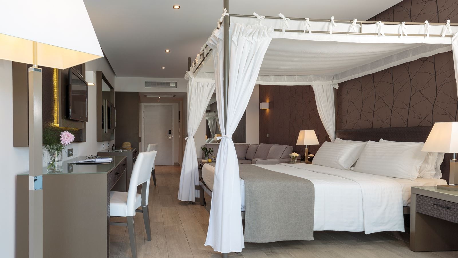 rooms-superior-junior-suite-private-pool-terrace