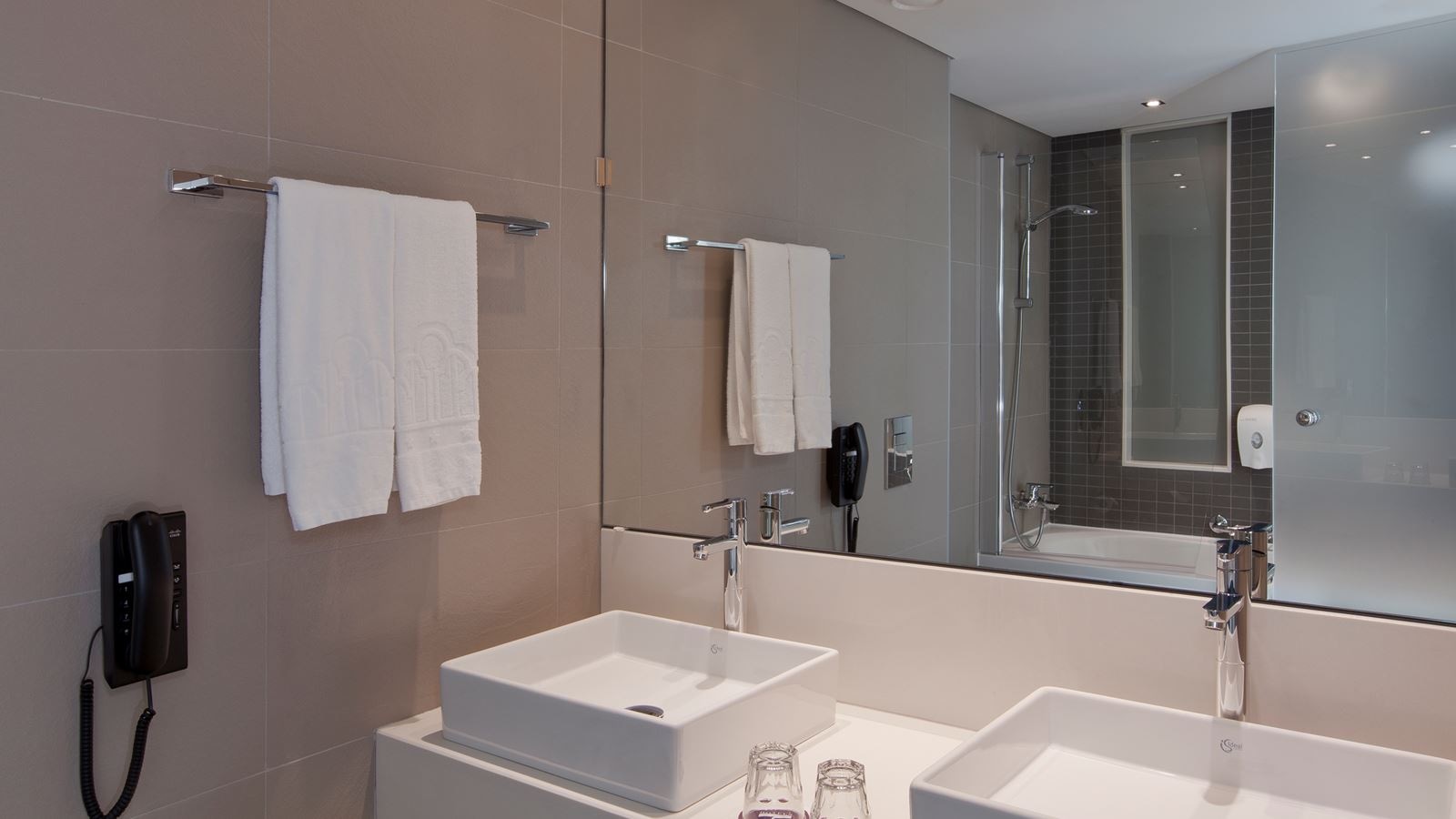 rooms-superior-junior-suite-private-pool-terrace