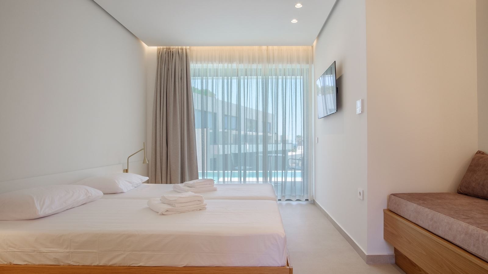 rooms-delux-junior-suite-swimup