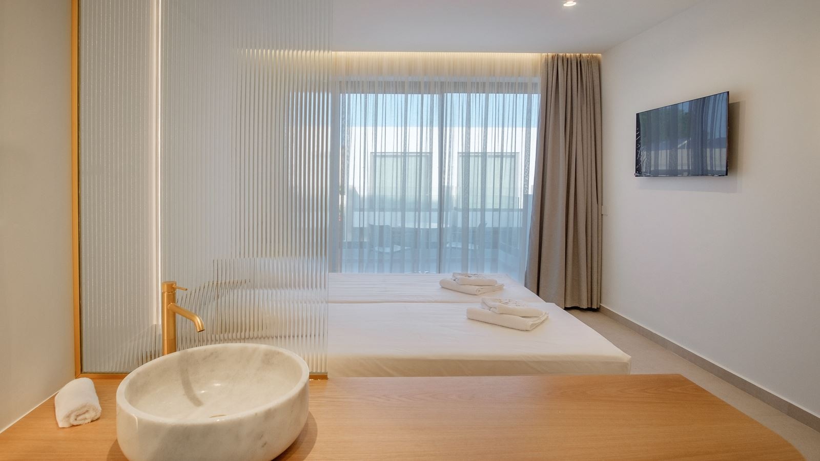 rooms-delux-junior-suite-swimup