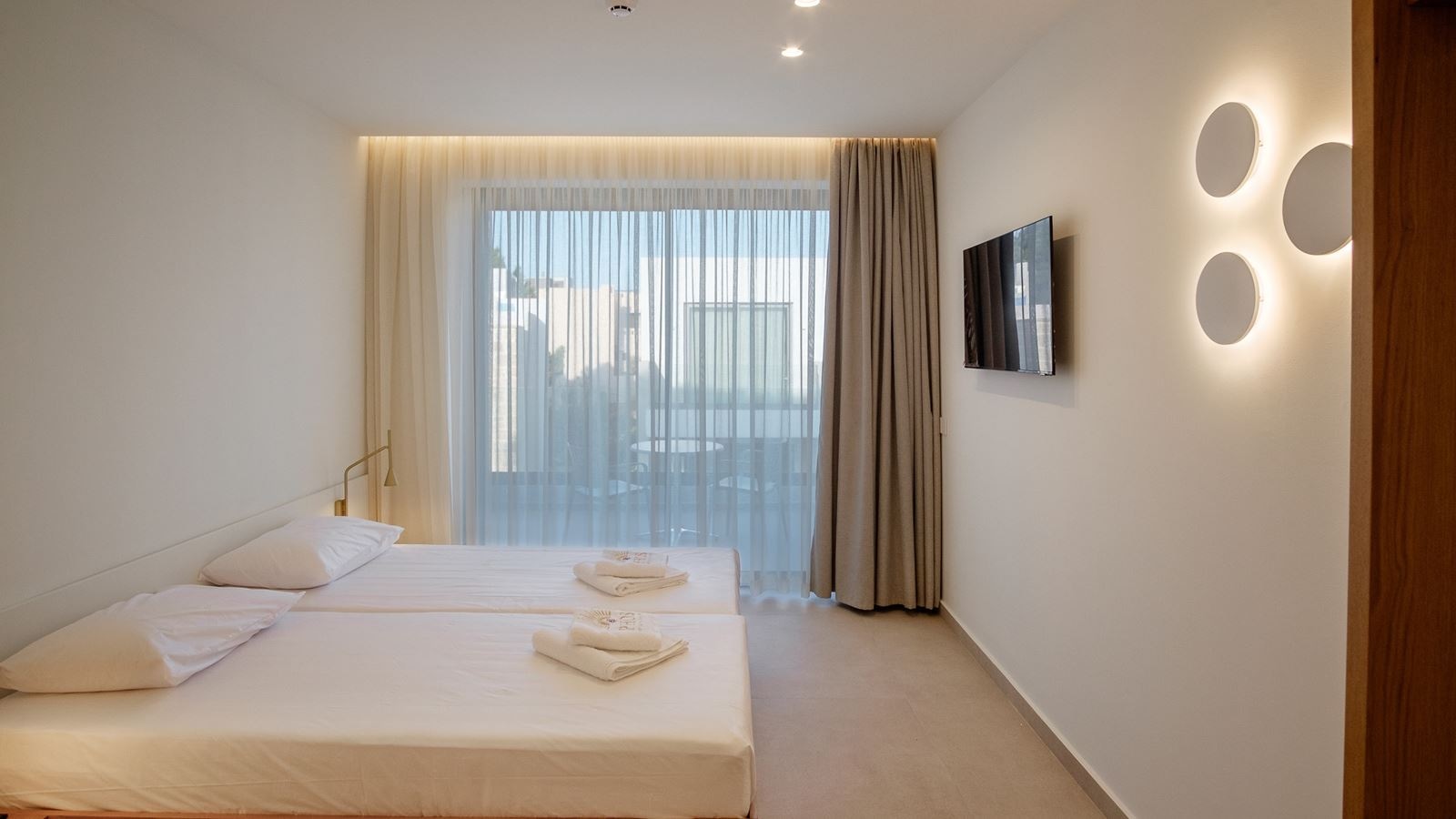 rooms-delux-junior-suite-swimup