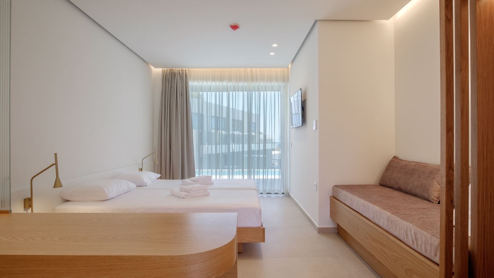 rooms-delux-junior-suite-swimup