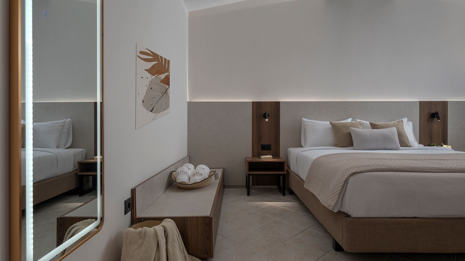 rooms-standard-double-room--side-sea-view