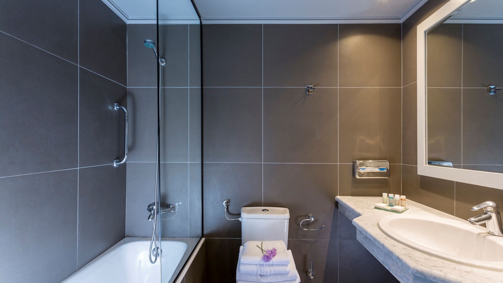 rooms-main-building-double-room-sea-view