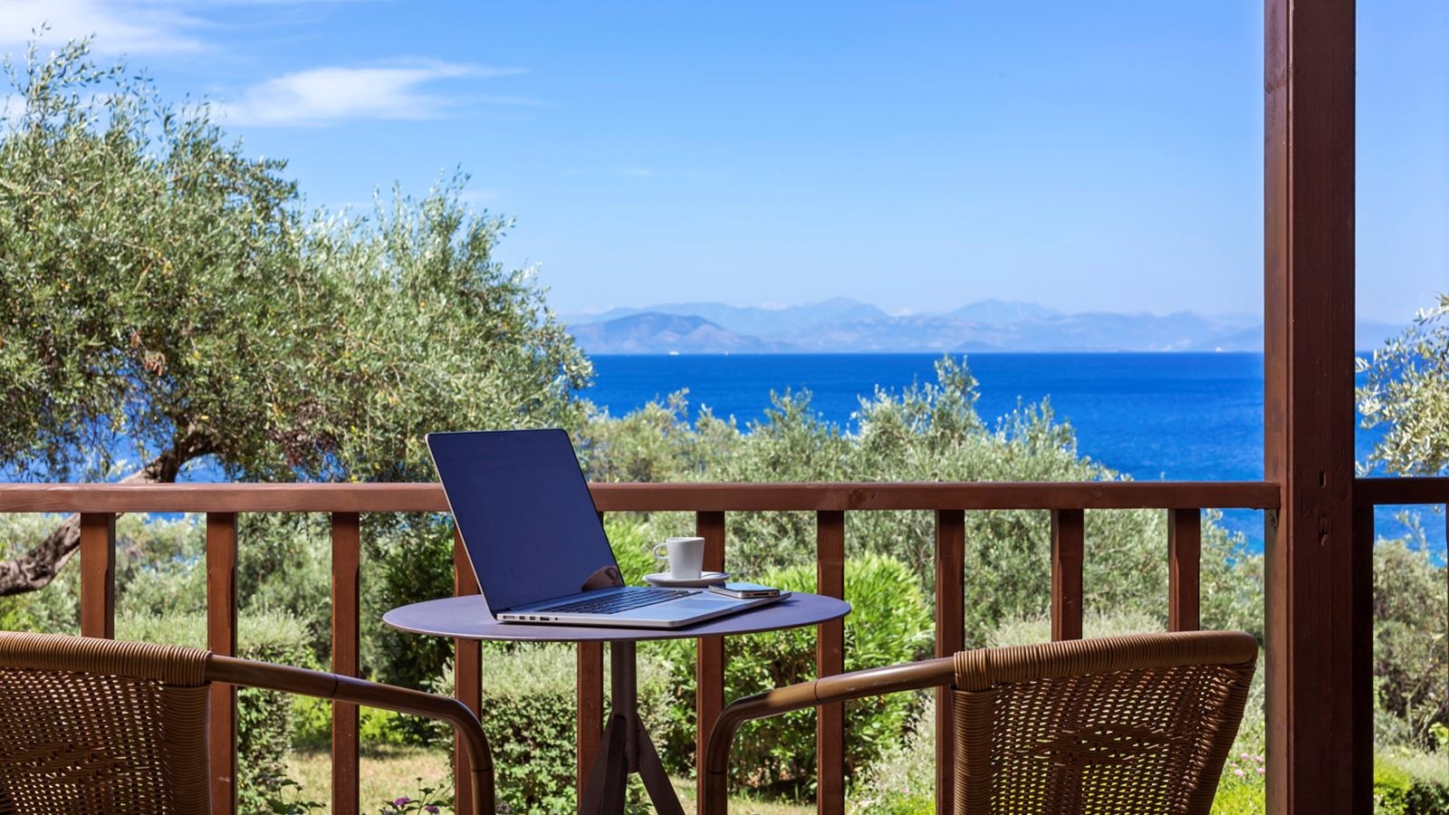 rooms-bungalow-superior-room-sea-view