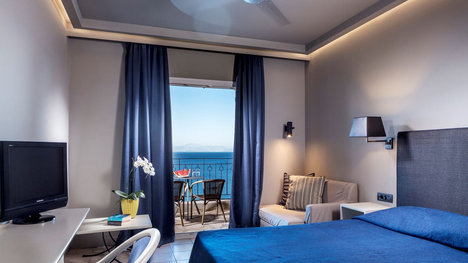 rooms-main-building-single--room-sea-view