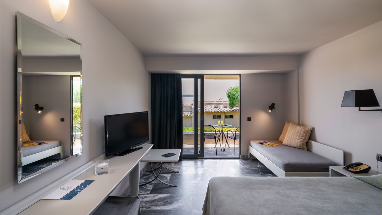 rooms-bungalow-single-room-garden-view