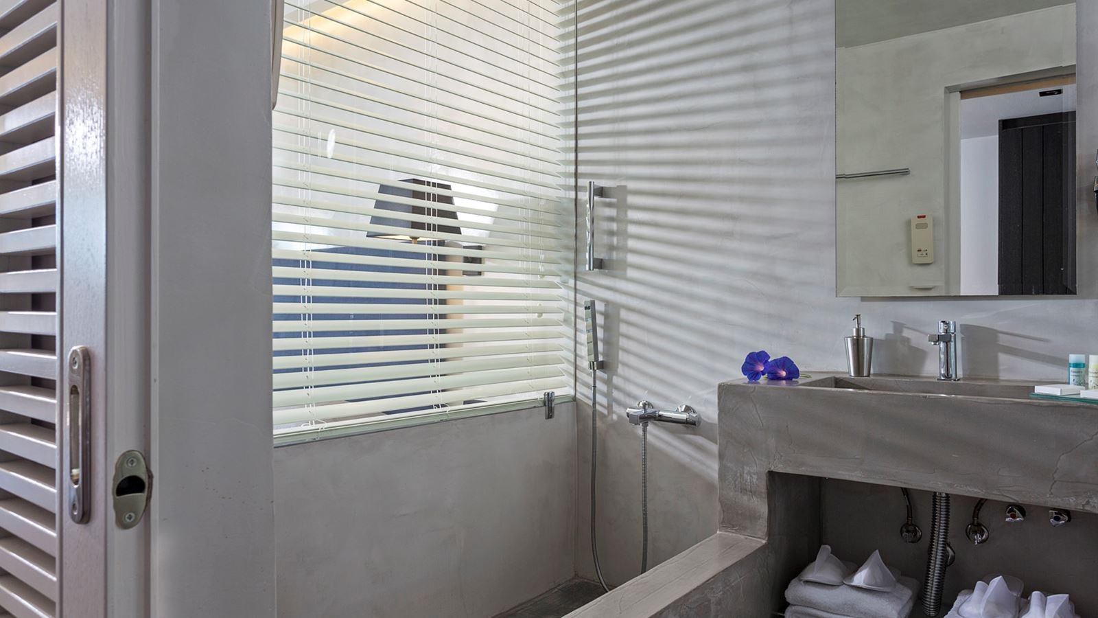 rooms-bungalow-superior-room-sea-view