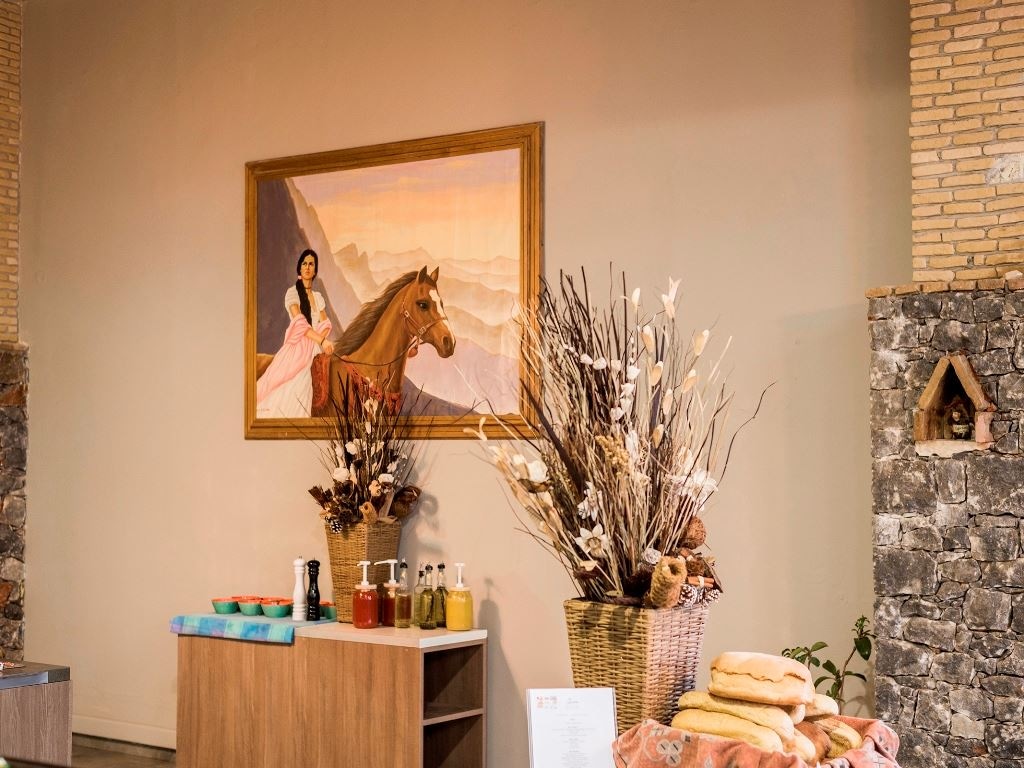 restaurants-neorio-main-restaurant