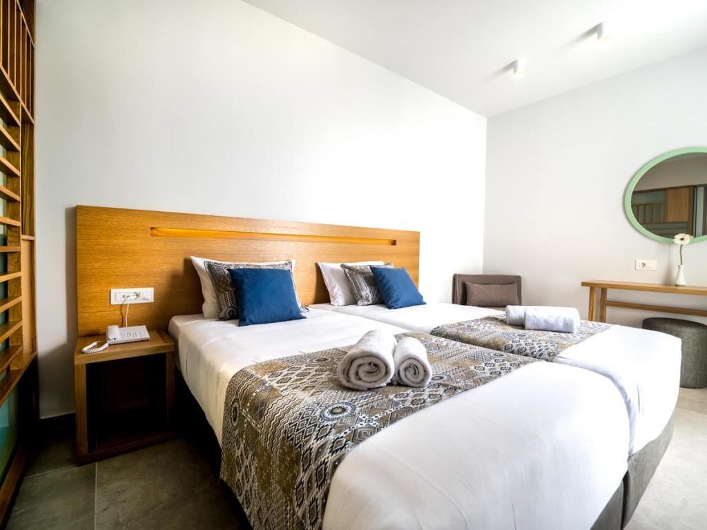 rooms-double-superior-side-sea-view