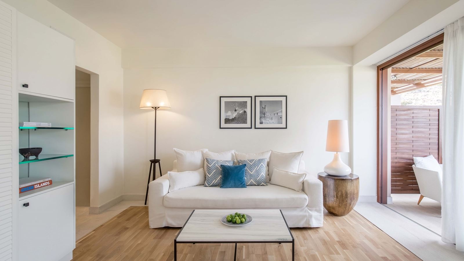 rooms-deluxe-bungalow-sea-view