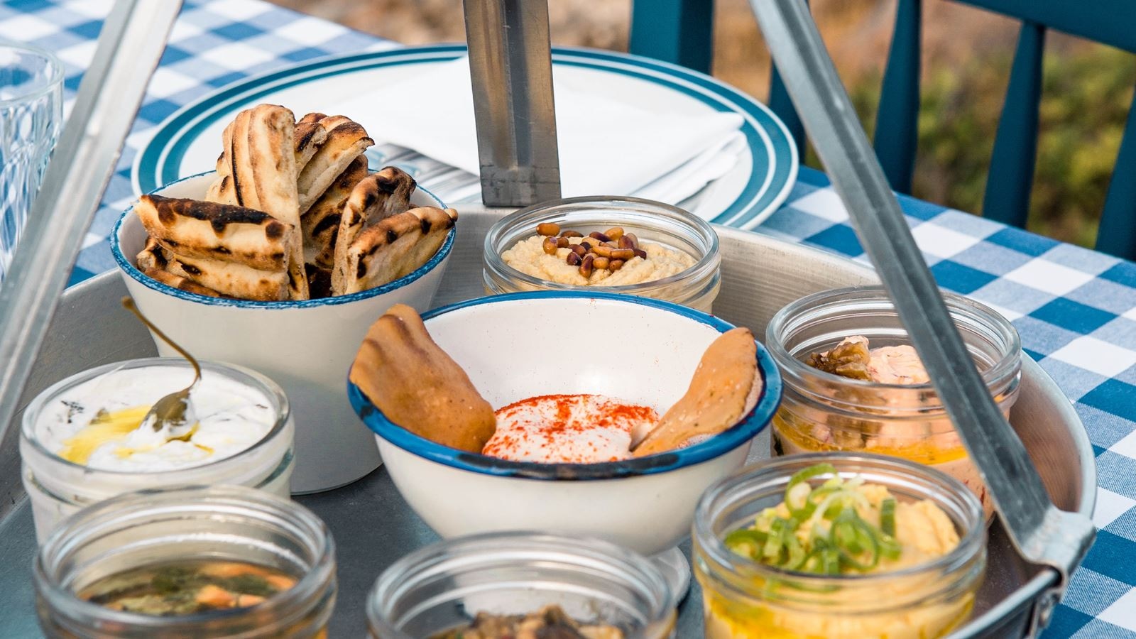 restaurants-blue-door