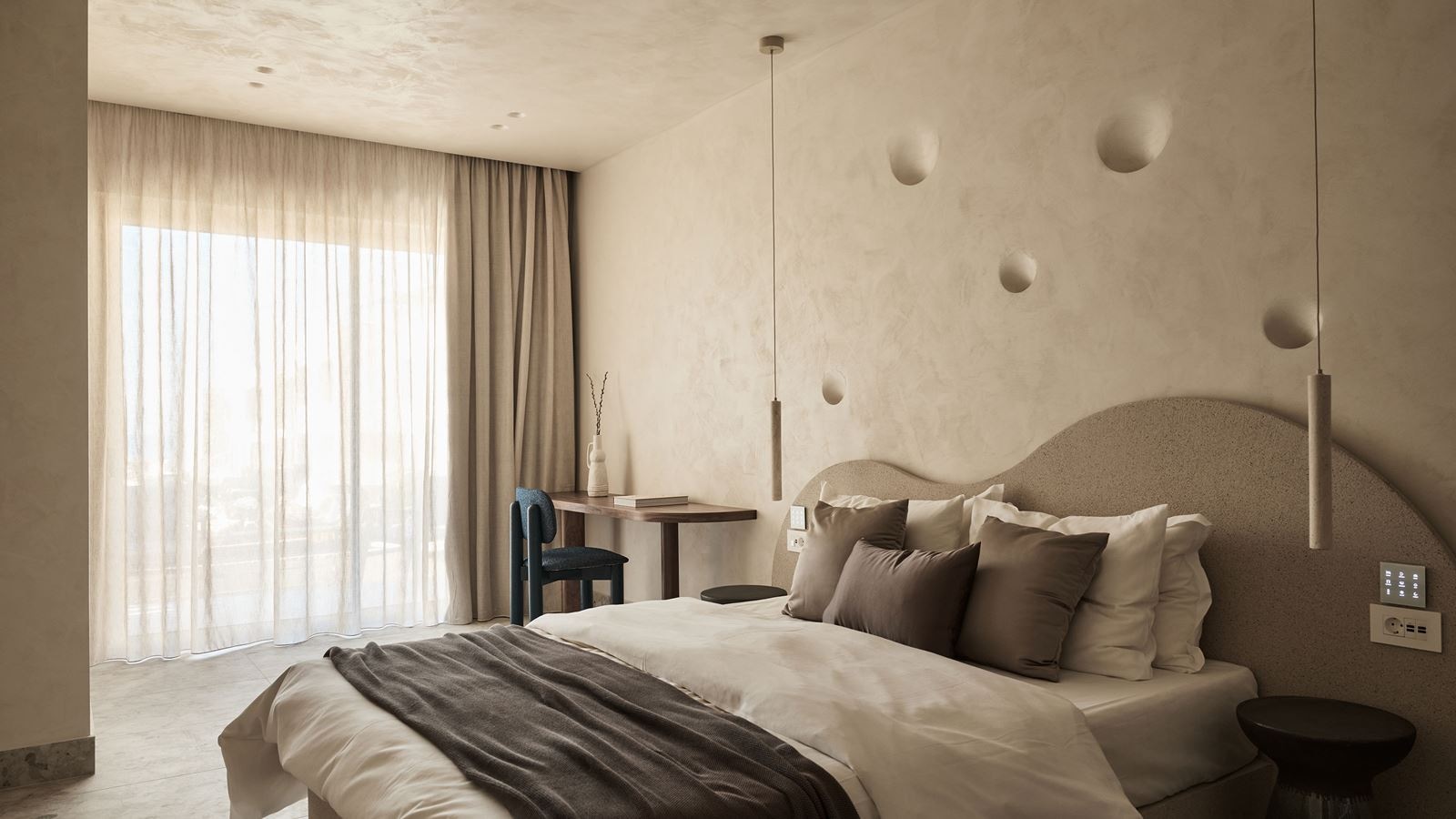 rooms-serenity-1-bedroom-suite-balcony