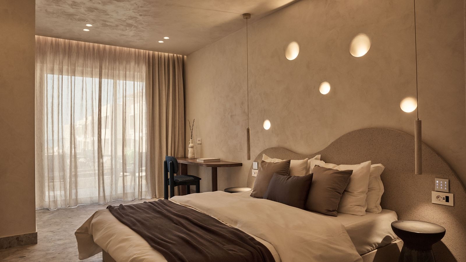 rooms-serenity-1-bedroom-suite-balcony