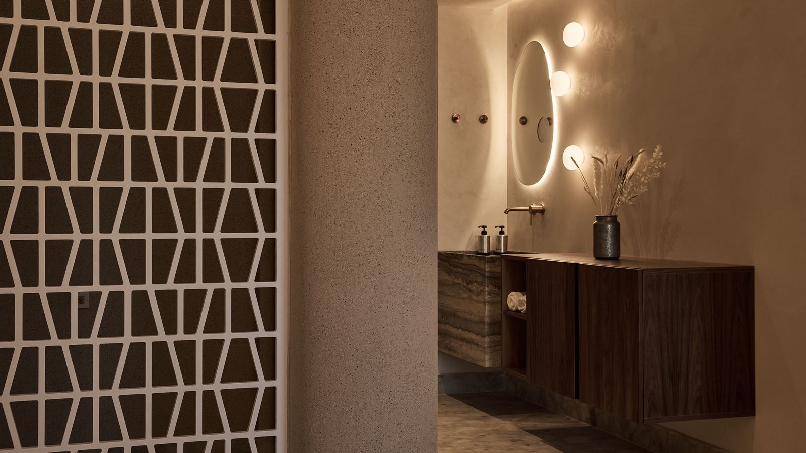 rooms-serenity-1-bedroom-suite-balcony