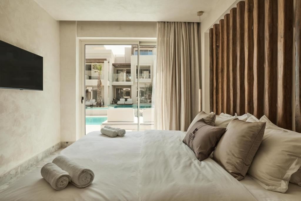 rooms-tranquil-1-bedroom-suite-privatepoolterrace