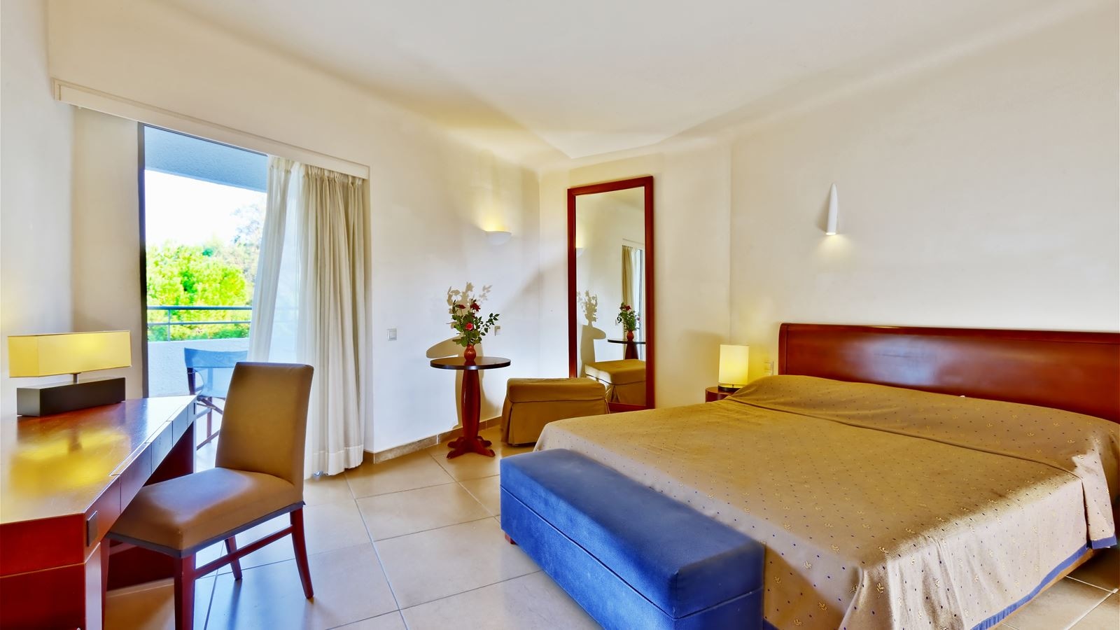 rooms-room-double-garden-view