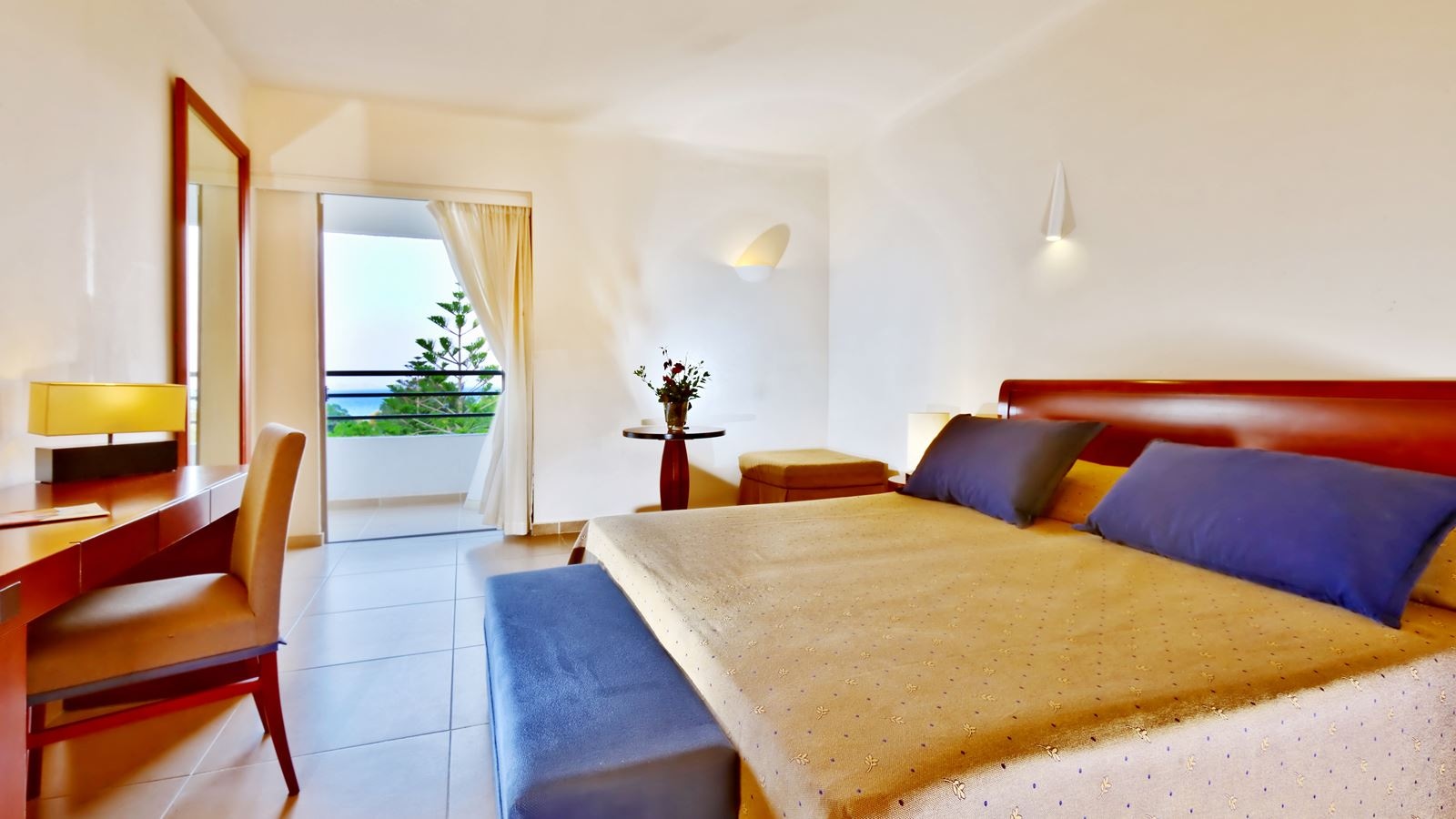 rooms-room-double-side-sea-view