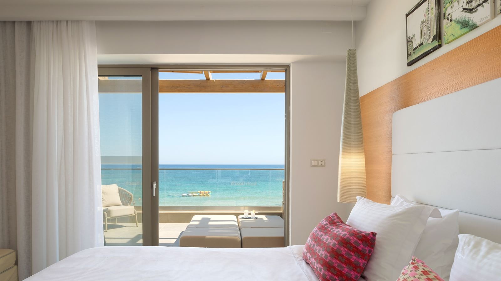 rooms-diamond-suite-beachfront-fsv