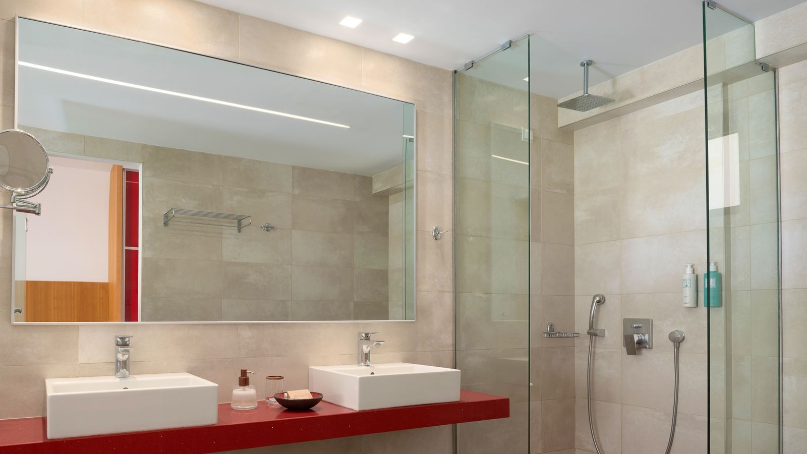 rooms-diamond-suite-beachfront-fsv