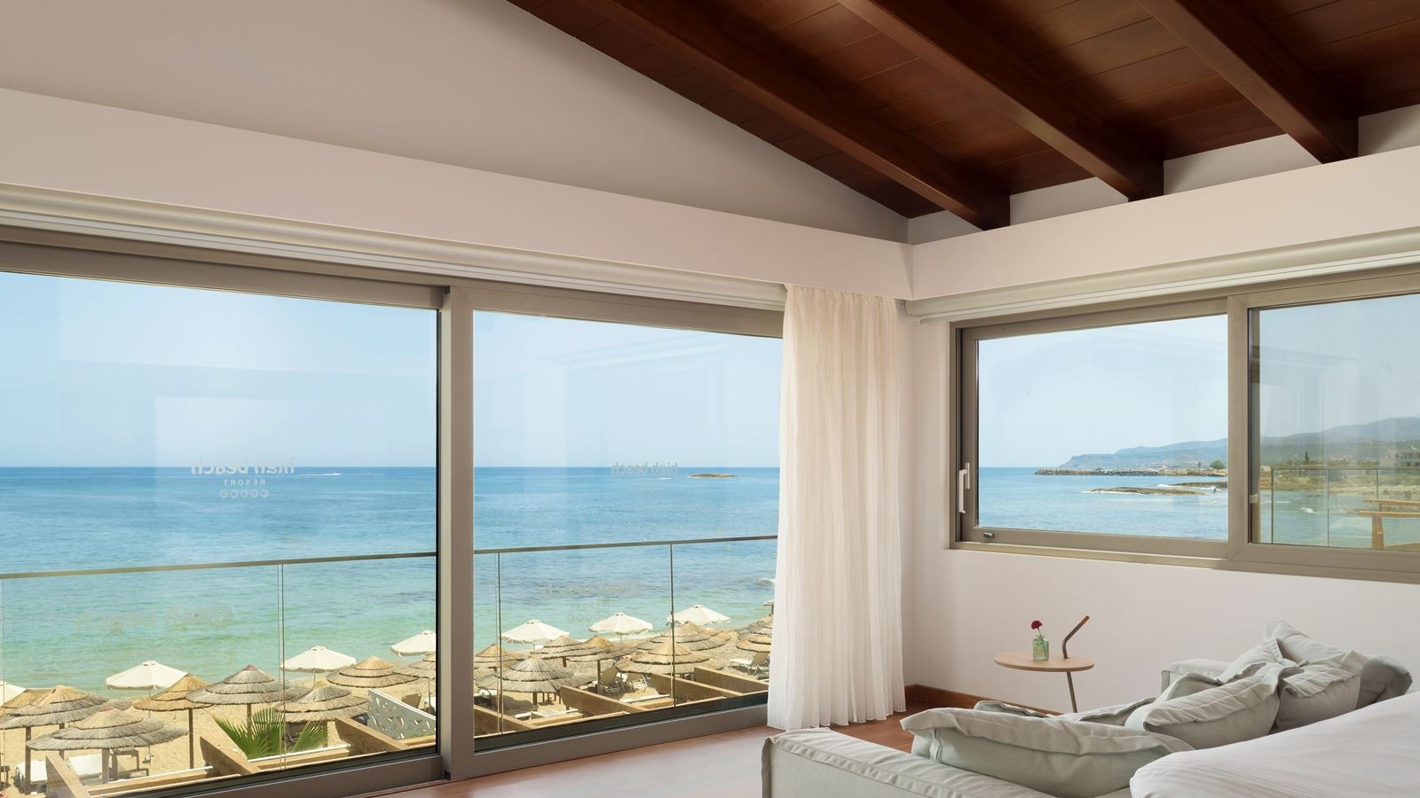 rooms-pasiphae-beachfront-villa