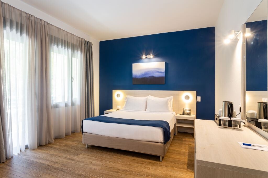 rooms-family-room-with-bunk-bed-garden-view