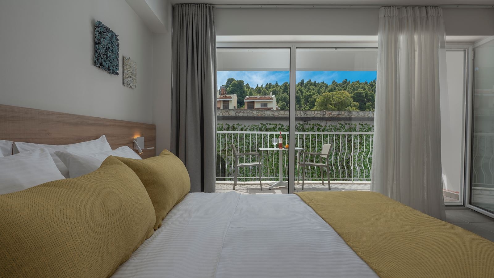 rooms-comfort-double-land-view