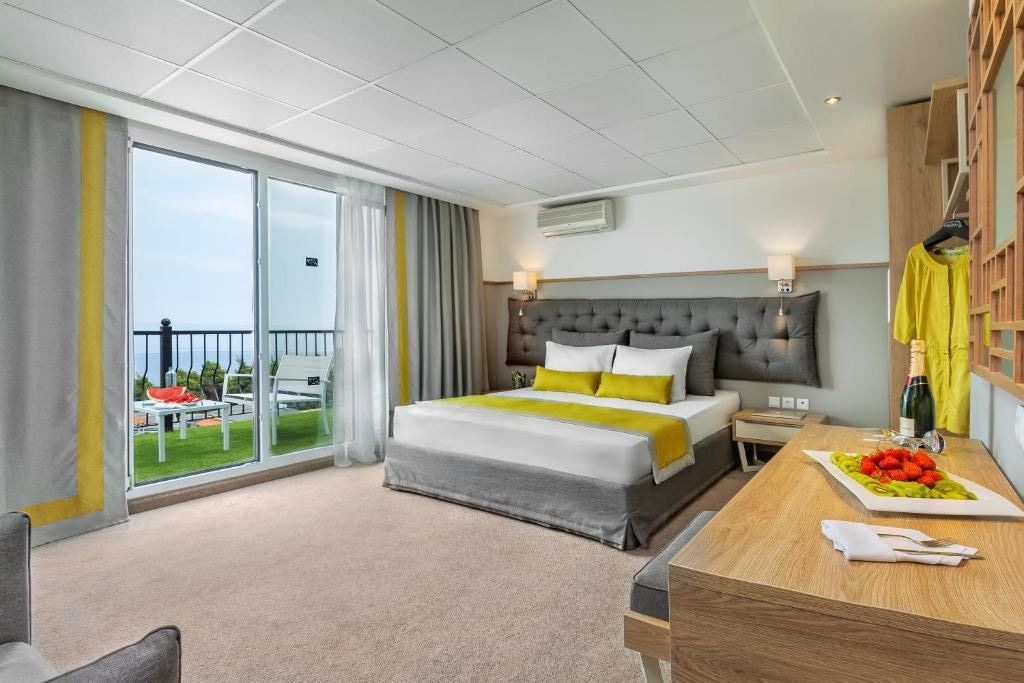 rooms-suite-deluxe-sea-view