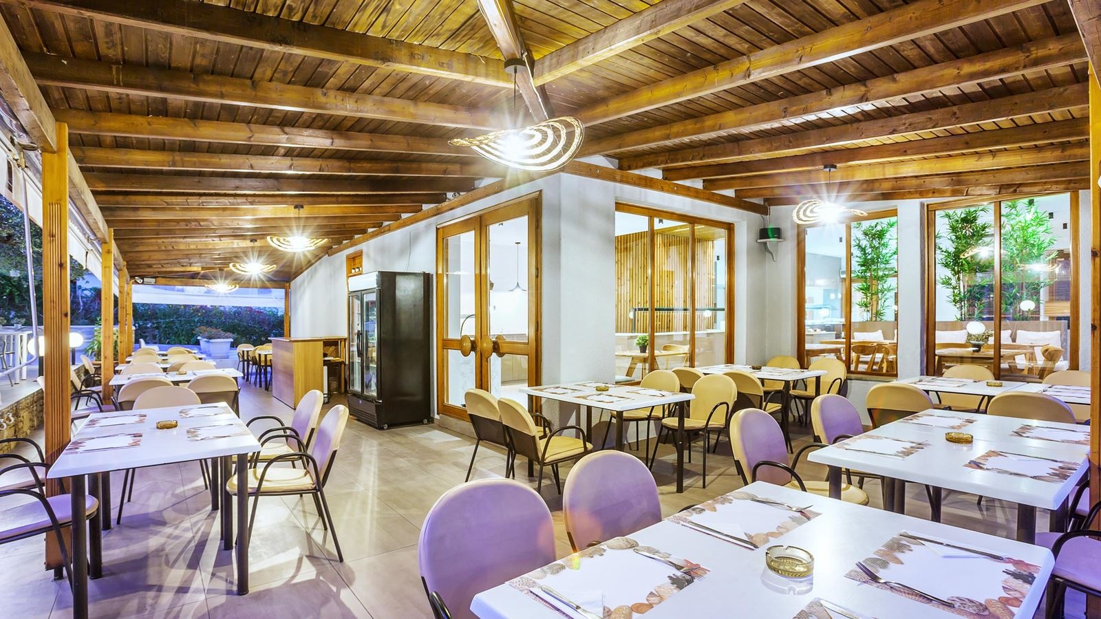 restaurants-restaurant