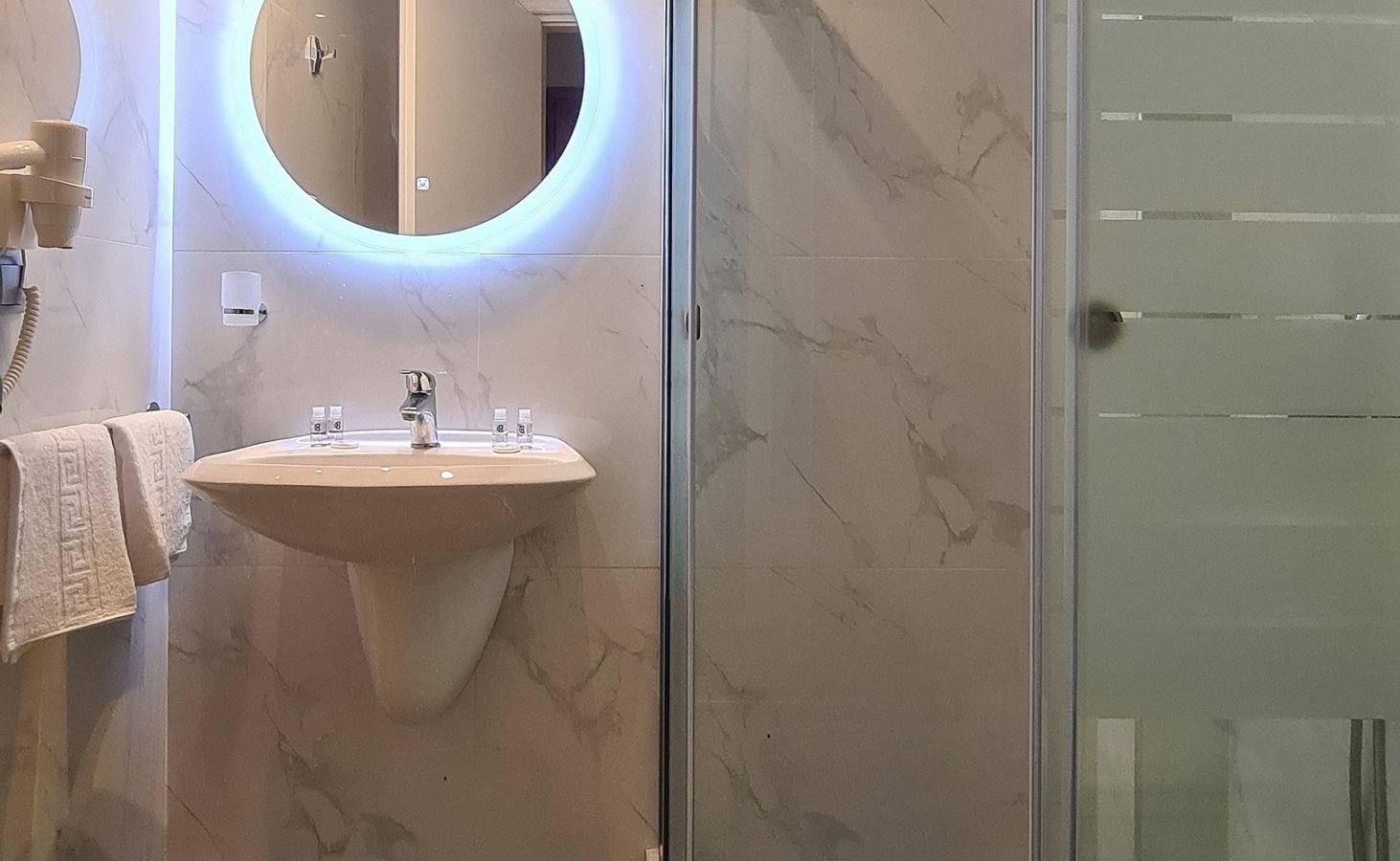 rooms-double-superior-room