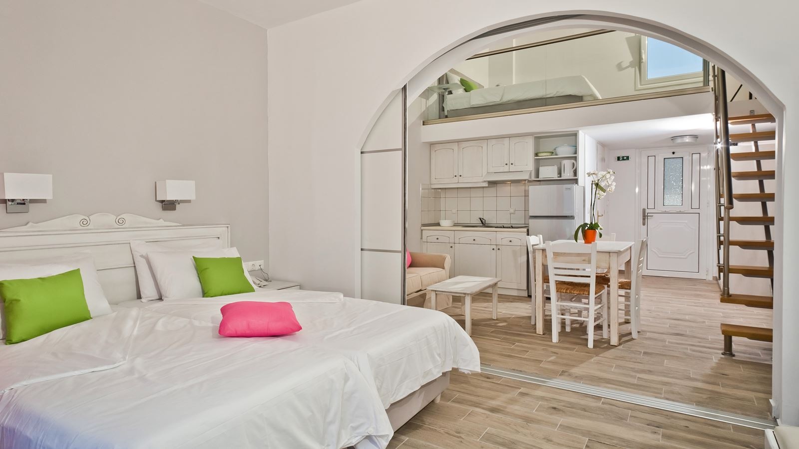 rooms-apartment-family-loft-seaview-balcony-or-terrace