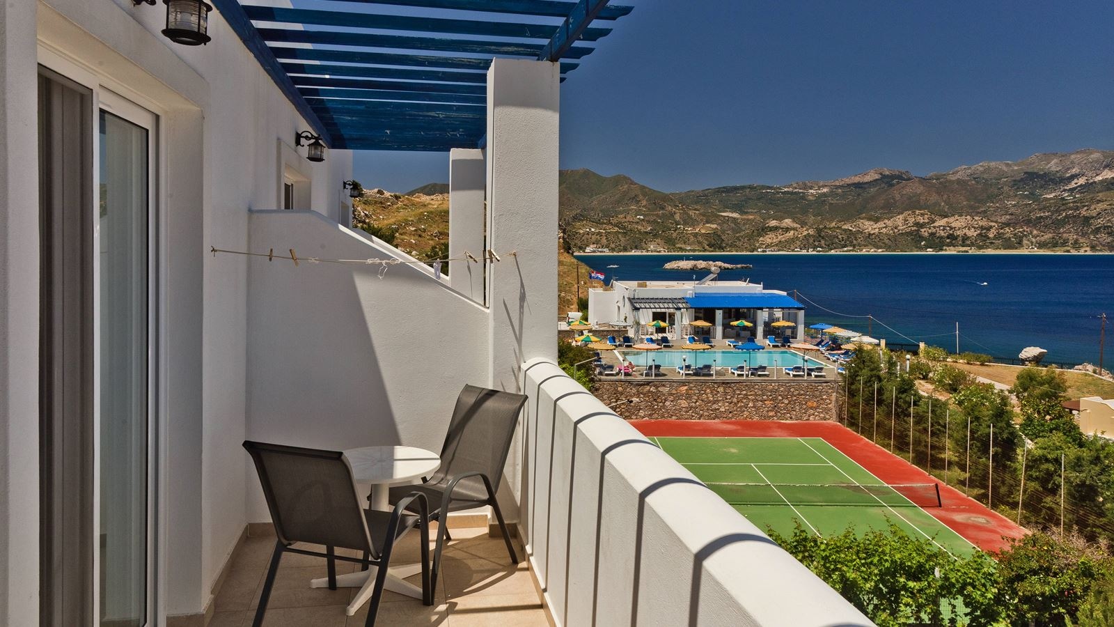 rooms-apartment-family-loft-seaview-balcony-or-terrace