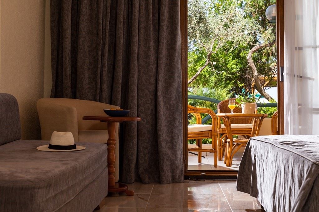 rooms-double-room-garden-view