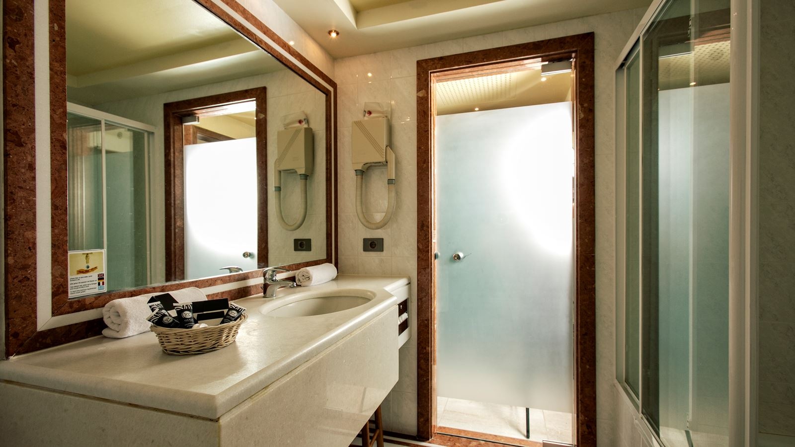 rooms-superior-room-sea-view-bungalow