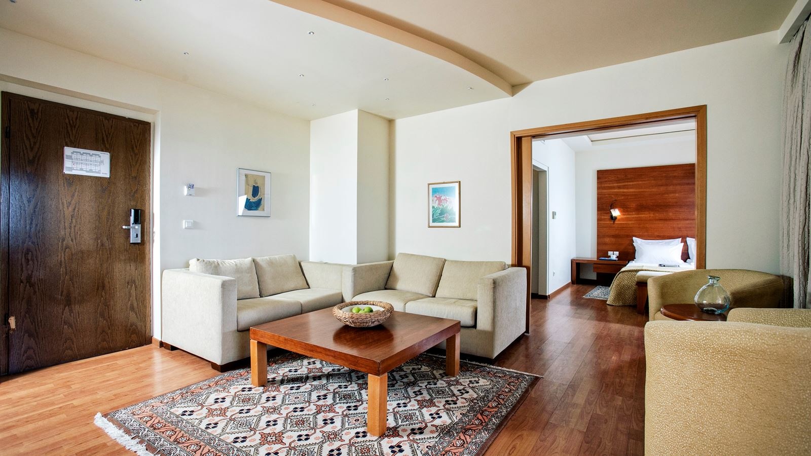 rooms-suite-main-building--sea-view