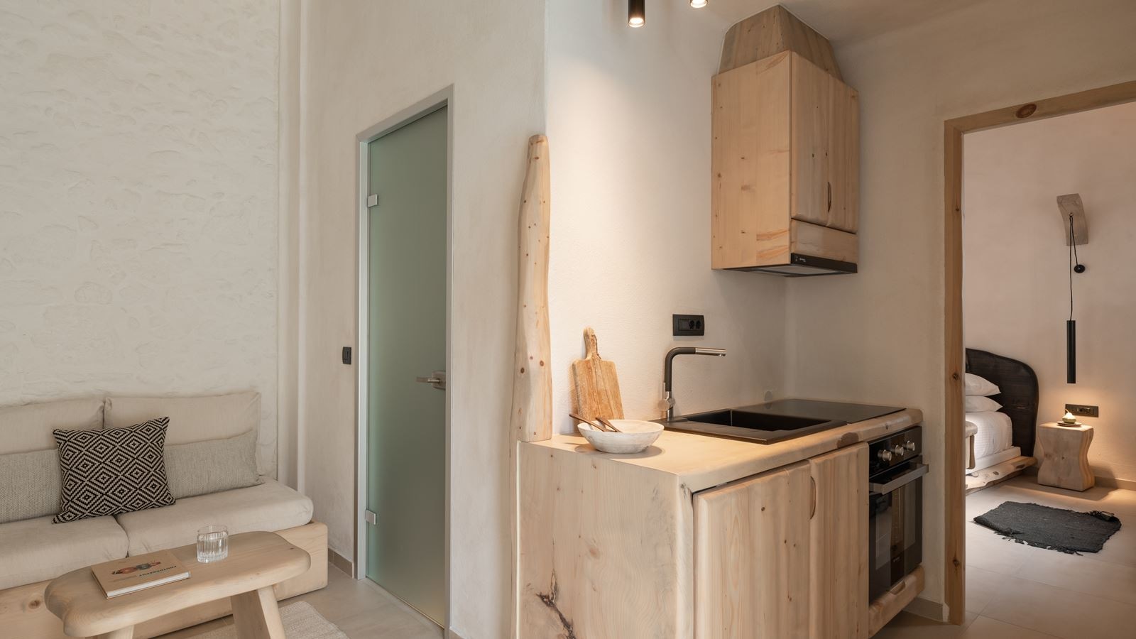rooms-deluxe-suite