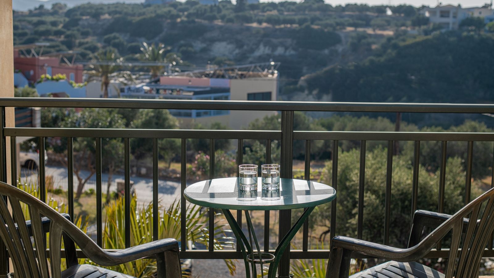 rooms-studio-with-garden-or-pool-view