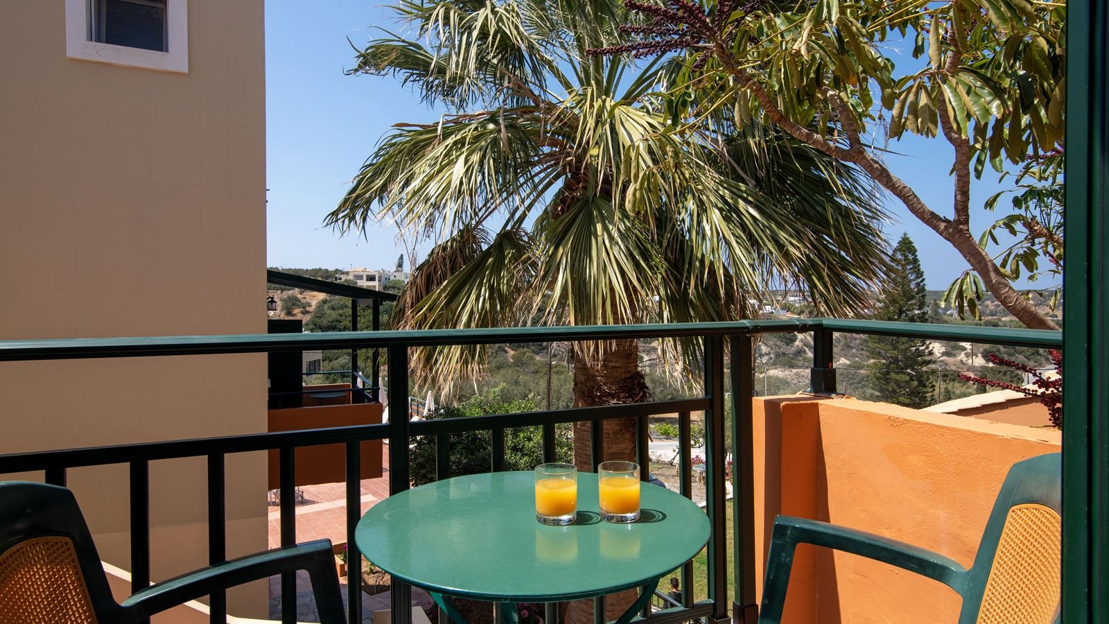 rooms-triple-studio-with-mountain-or-garden-view