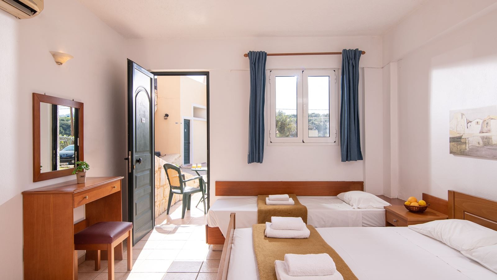 rooms-triple-studio-with-mountain-or-garden-view