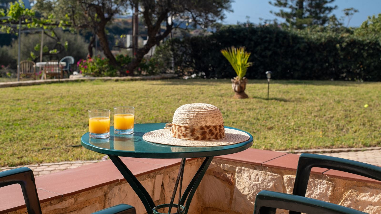 rooms-triple-studio-with-mountain-or-garden-view