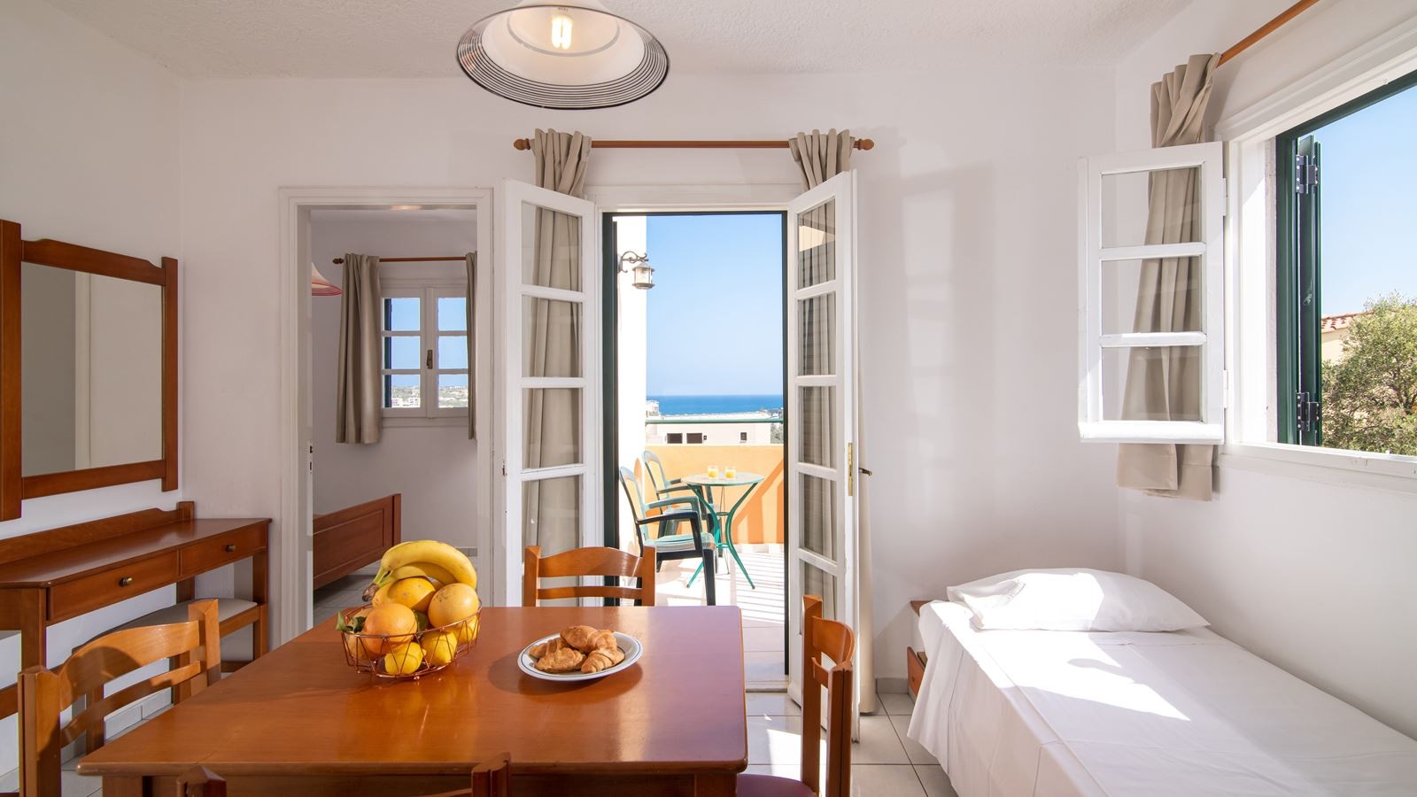 rooms-one-bedroom-apartment-with-sea-view